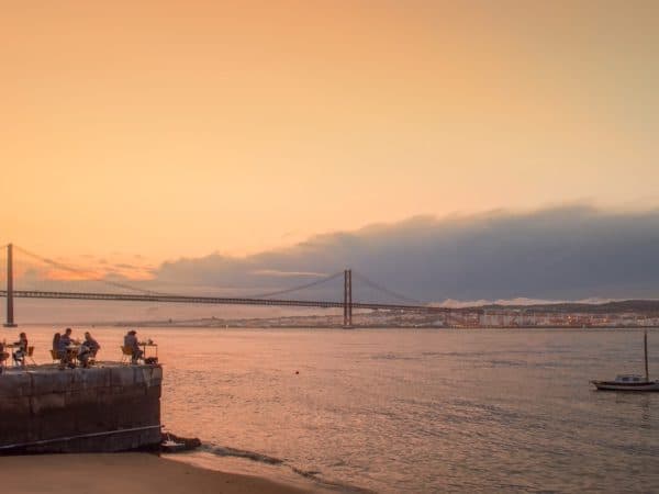 découvrez une soirée inoubliable avec notre dîner romantique, où la gastronomie raffinée rencontre une ambiance intimiste, idéale pour célébrer l'amour. réservez votre table pour une expérience culinaire inégalée.