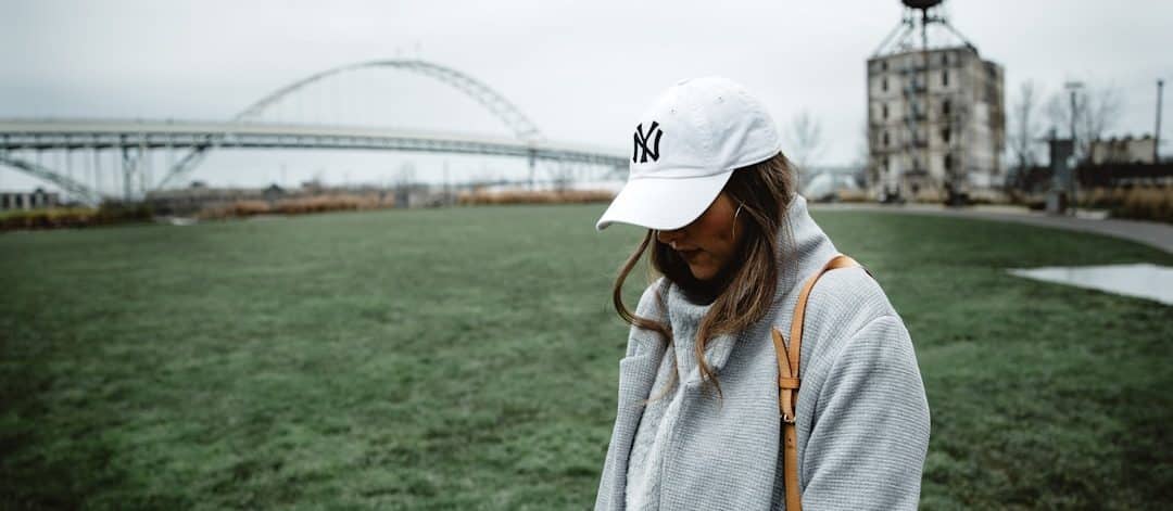 découvrez l'univers du streetwear, où style urbain et culture contemporaine se rencontrent. explorez les dernières tendances, des vêtements décontractés aux accessoires incontournables, et exprimez votre personnalité avec audace.