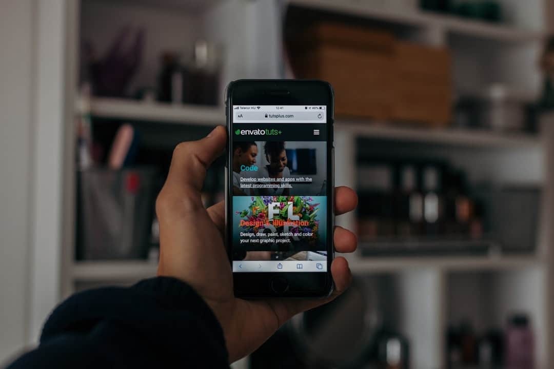 découvrez les dernières tendances en web design pour créer des sites attractifs et fonctionnels. optimisez l'expérience utilisateur tout en reflétant l'identité de votre marque grâce à des solutions innovantes et sur mesure.