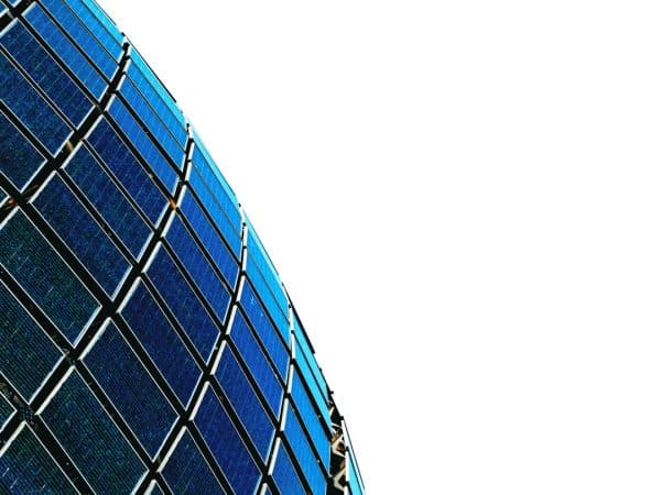 découvrez les avantages des panneaux solaires pour votre maison et votre environnement. apprenez comment ils réduisent vos factures d'énergie et contribuent à un avenir durable grâce à une énergie propre et renouvelable.