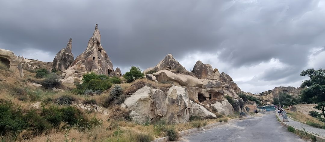 découvrez des trésors cachés à travers le monde, des lieux oubliés aux merveilles naturelles, et laissez-vous séduire par des histoires fascinantes et des expériences uniques.